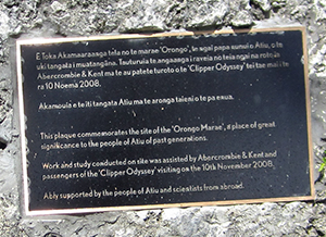 Memorial plaque, Marae Orongo i Tai - atiu